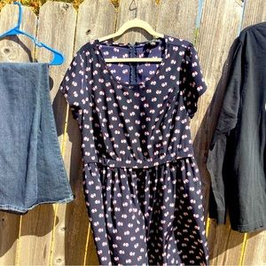 Forever 21. Waist elephant dress pit to pit 23”